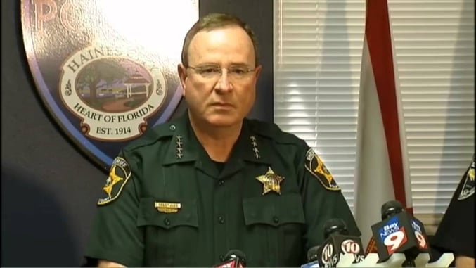 Sheriff Urges Citizens To Carry Firearms Following Texas Mass Shooting
