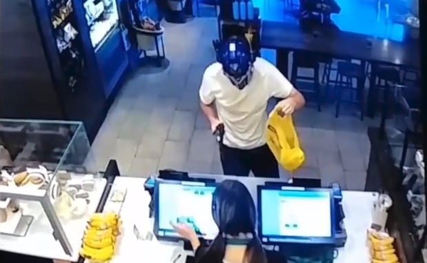 Armed Robber Is Stabbed By Good Samaritan, Robber’s Mother Wants Justice *WATCH*