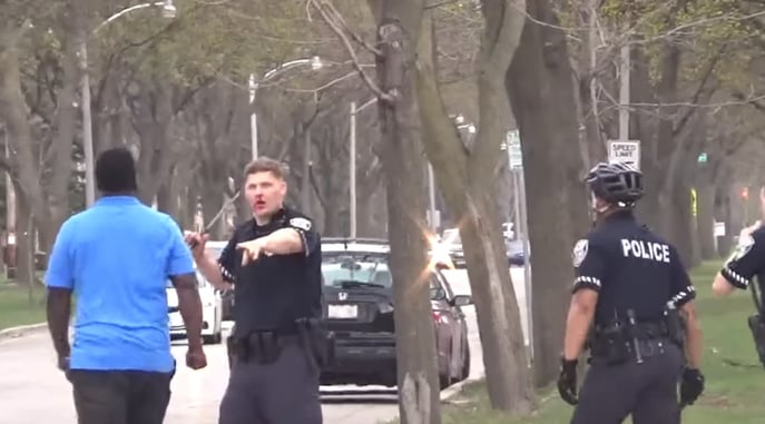 [VIDEO] One Man Takes On Numerous Officers: Their Restraint Is Amazing