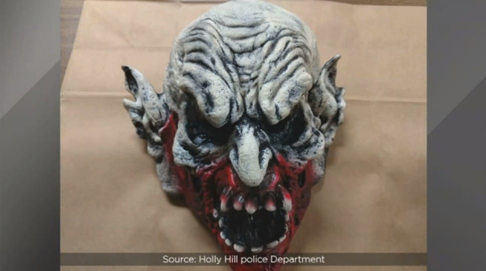 *WATCH* Pizza Shop Employee Attacked By Man In Clown Mask, Shoots And Kills Him In Self-Defense