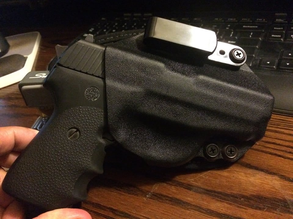 #DIGTHERIG – James and his Sig Sauer P239 in a StealthGearUSA Holster