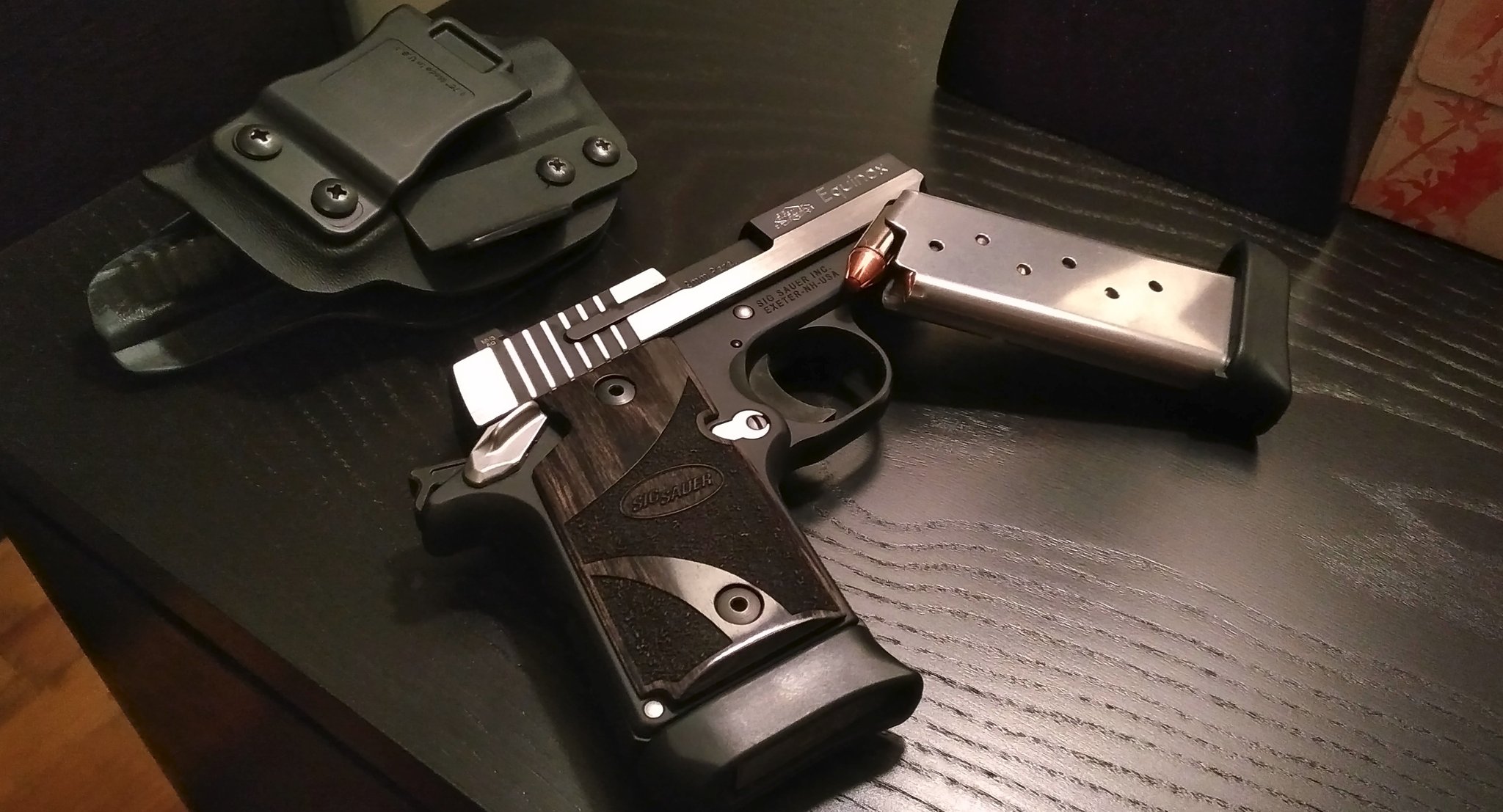 #DIGTHERIG – Kris and her Sig P938 in a Corso Concealment Stealth IWB Holster