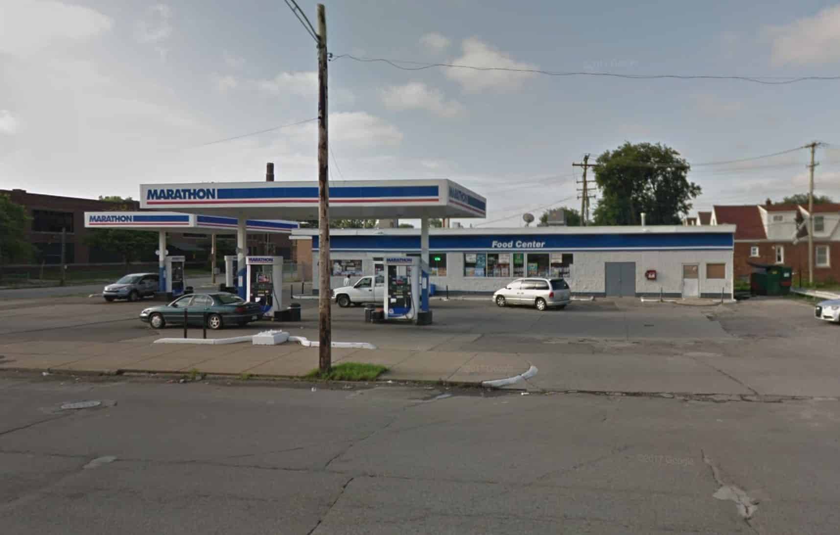 Concealed Carrier Stumbles Upon Early Armed Robbery In Detroit, Engages In Shootout