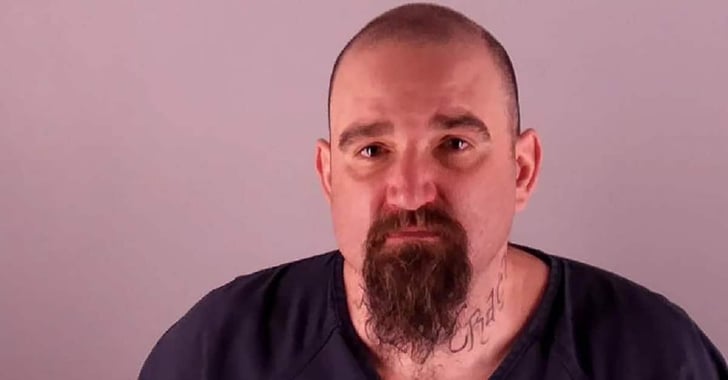 Concealed Carrier Mistaken for Cop Outside Fast Food Joint, Gets Charged With a Knife