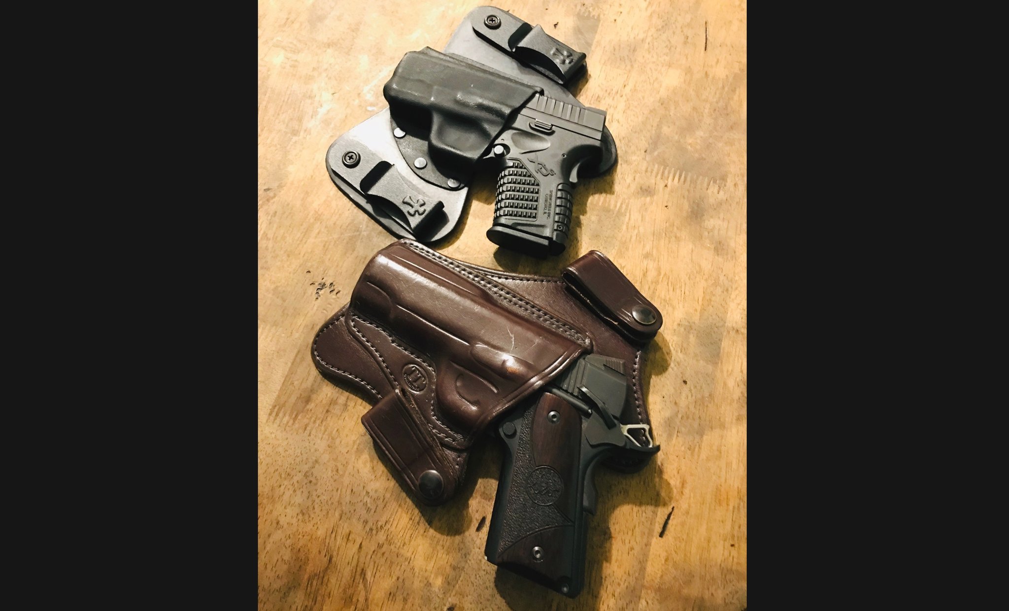 #DIGTHERIG – Preston and his Two Guns in Two Different Holsters