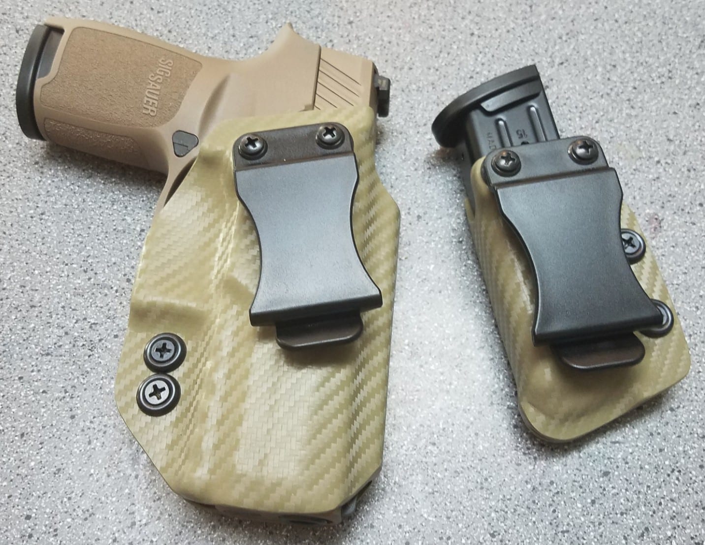 #DIGTHERIG – Jeremy and his Sig Sauer P320c in a Custom Holster