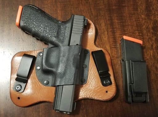 #DIGTHERIG – Thomas and his Glock 20 in a Vedder Holster