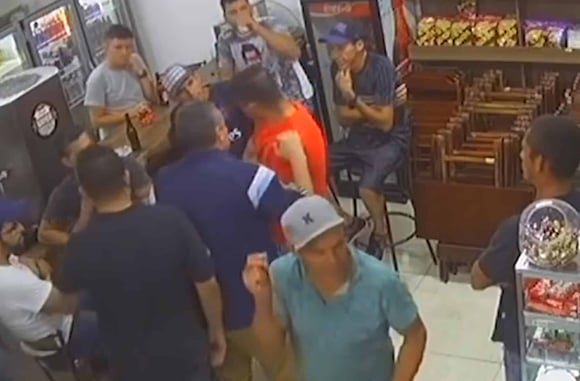 [WARNING: EXTREMELY GRAPHIC] Argument In Bar Leads To Gun Being Taken By Other Guy, Now-Unarmed Man Executed