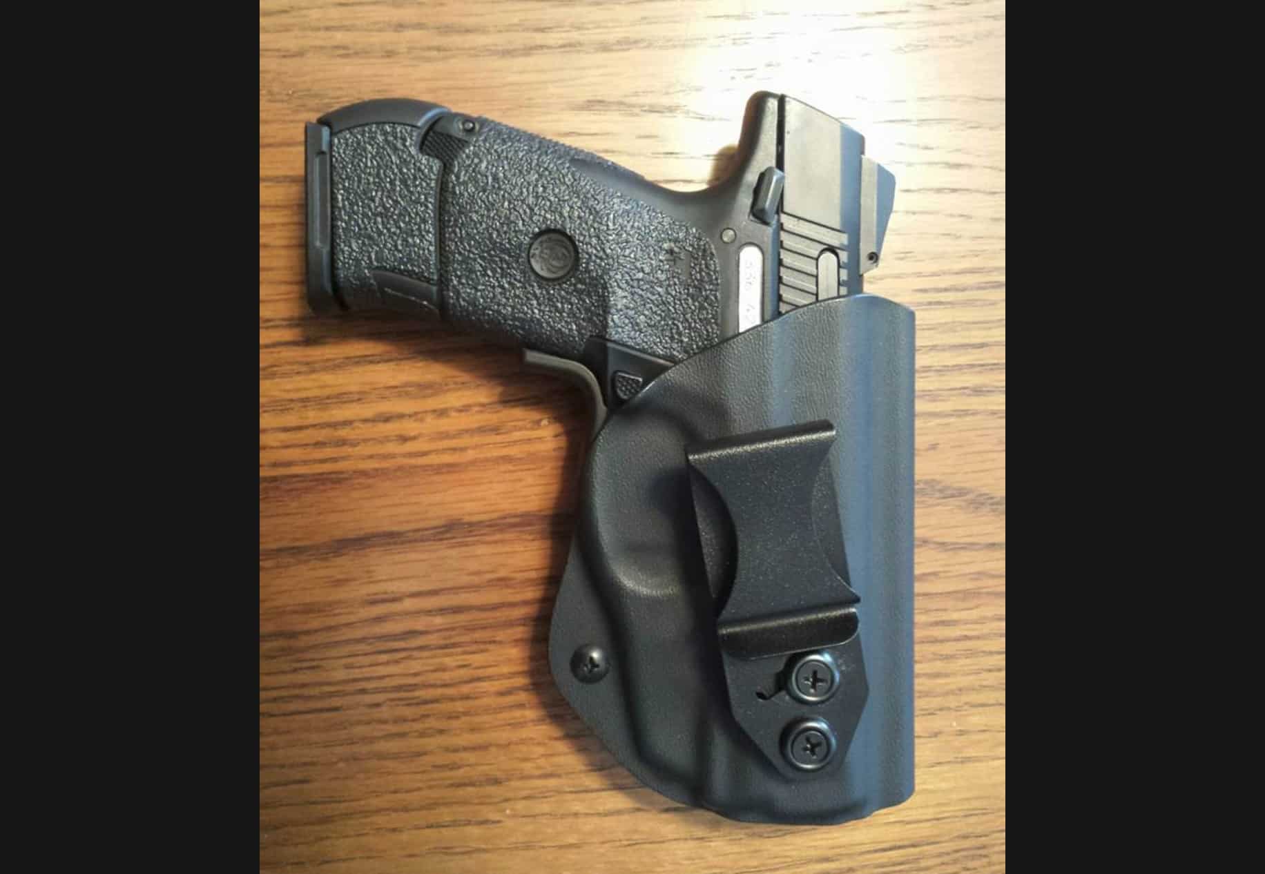 #DIGTHERIG – Edd and his Ruger SR9c in a Vedder Holster