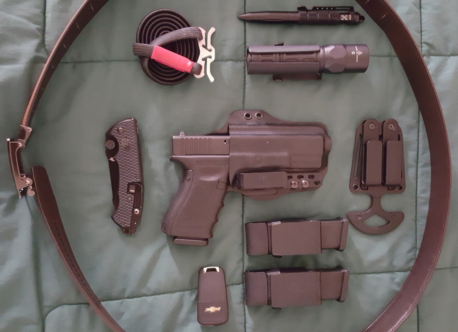 #DIGTHERIG – Jonathan and his Glock 19 or 43 in a Bravo Concealment Holster