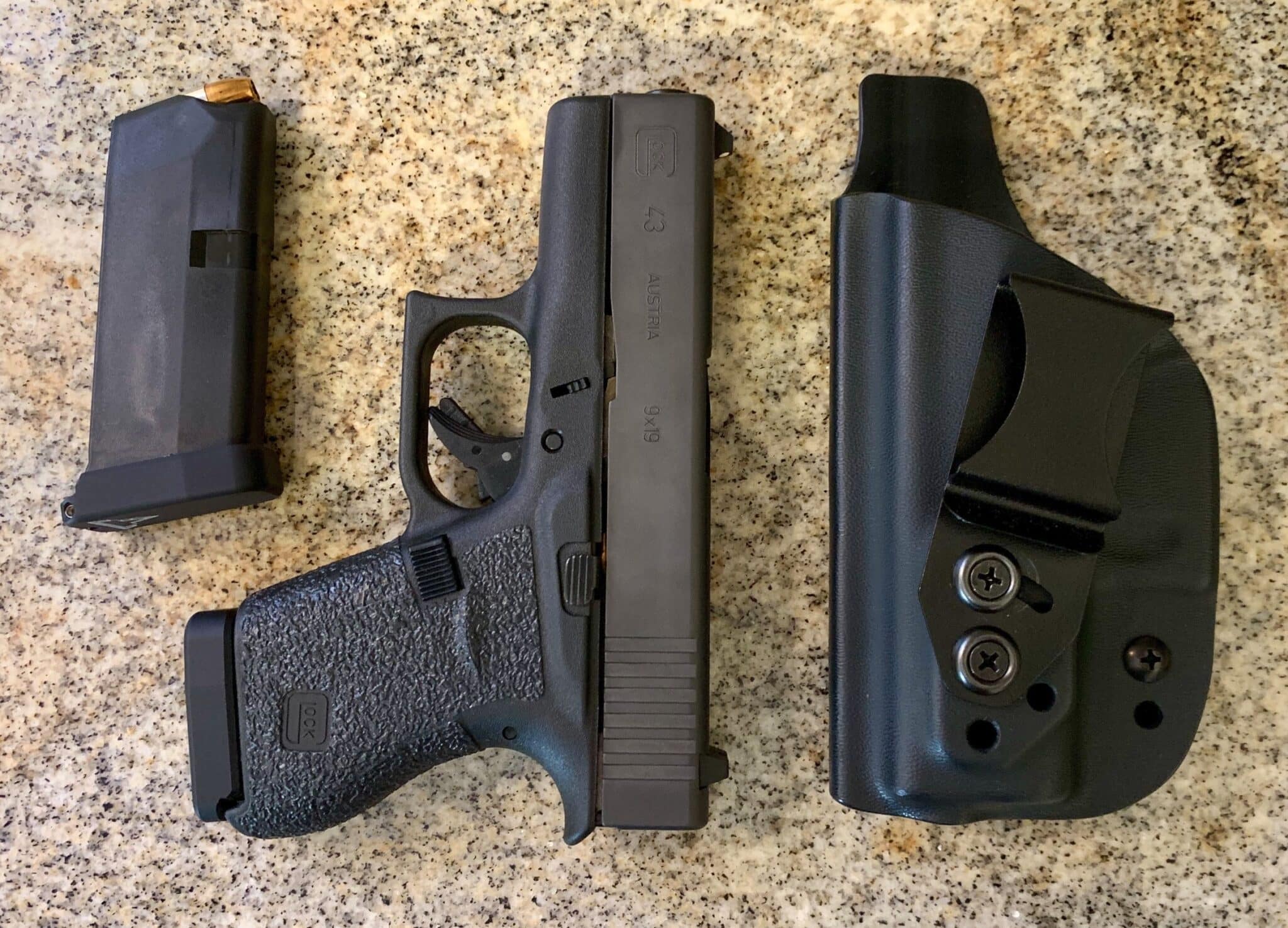 #DIGTHERIG – Shaun and his GLOCK 43 in a Vedder Holster