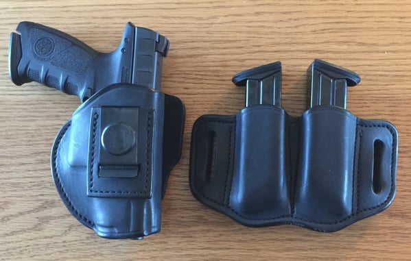 #DIGTHERIG – Charles and his Beretta APX in a 1791 Gunleather Holster