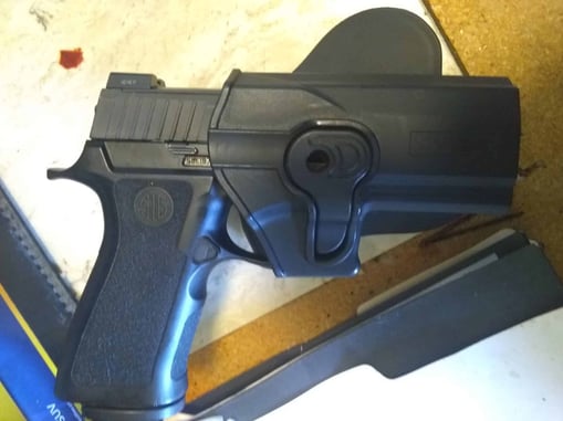 #DIGTHERIG – Dale and his Sig Sauer P320 in a Cytac Holster