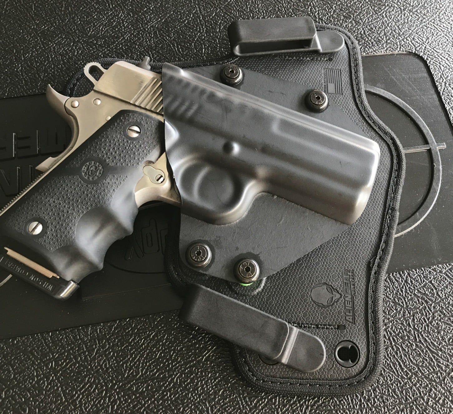#DIGTHERIG – Randy and his Springfield Armory V10 Ultra Compact in an Alien Gear Holster