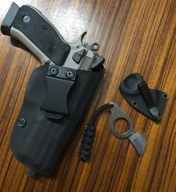 #DIGTHERIG – Chris and his CZ 75 SP-01 in a Homemade Kydex Holster