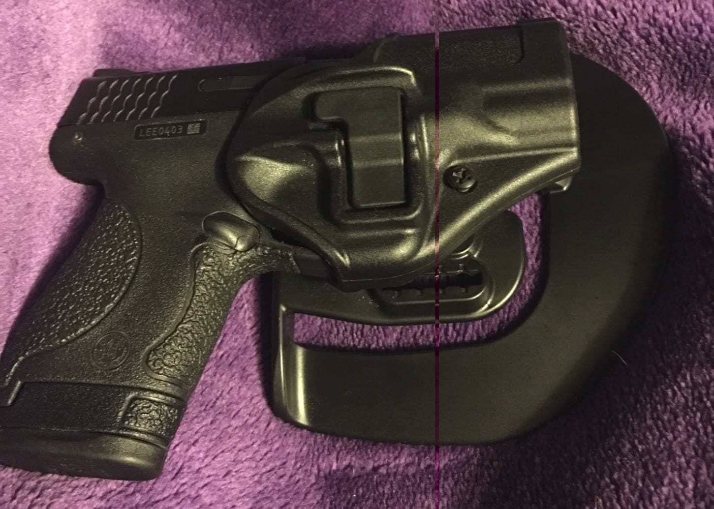 #DIGTHERIG – Davis and his Smith & Wesson M&P Shield in a Blackhawk Holster