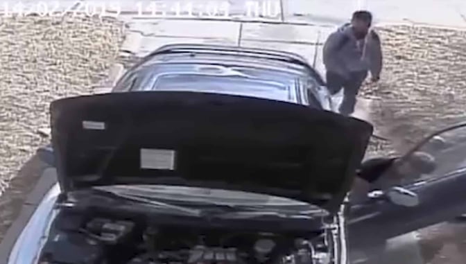 [WATCH] Open Carry Gun Snatched Easily By 14-Year-Old; No Retention And No Situational Awareness