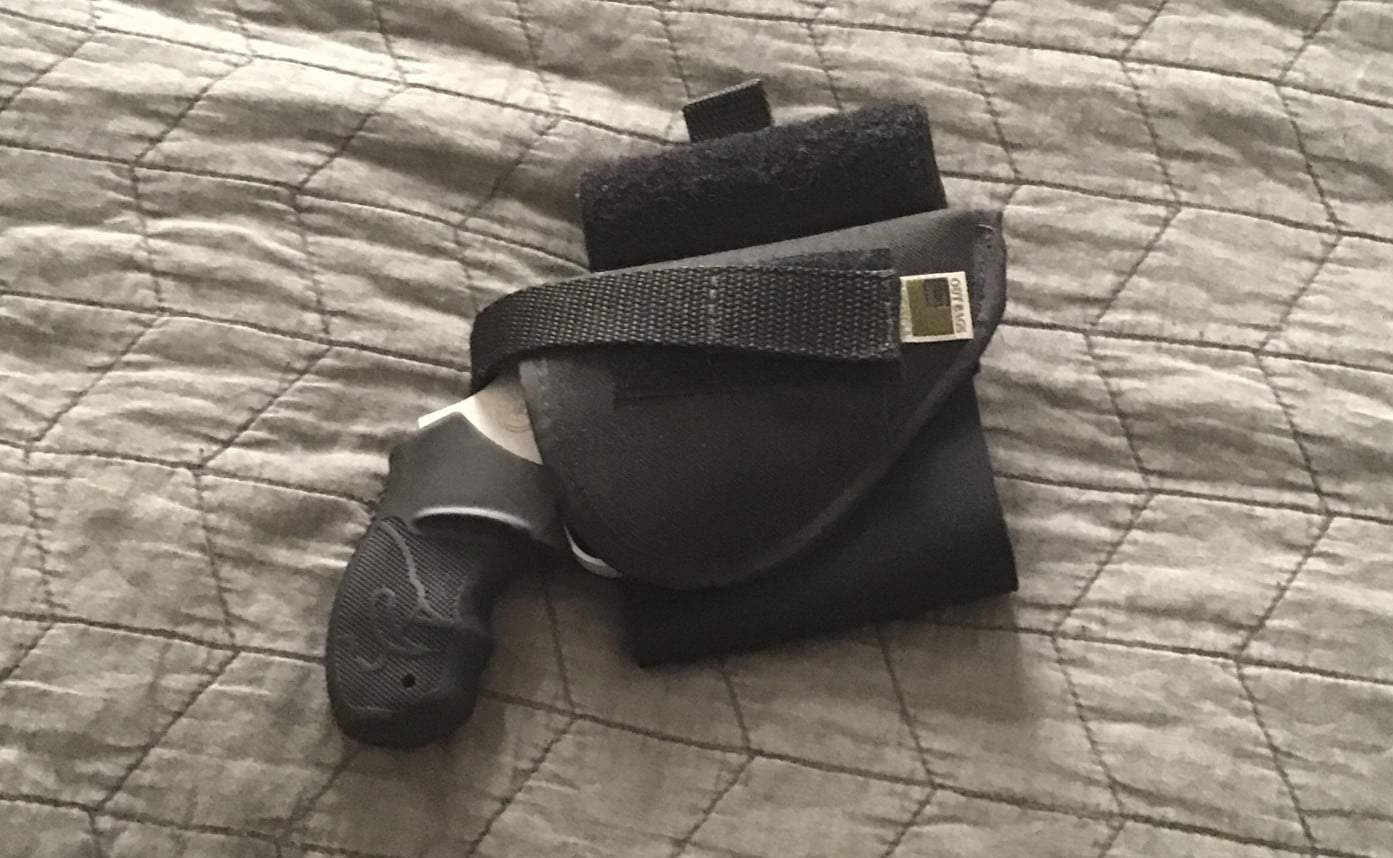 #DIGTHERIG – Adrian and his Taurus 85 Ultralite in an Outbags Ankle Holster