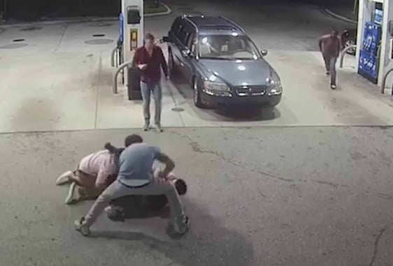[WATCH] Two Concealed Carriers Meet Armed Robber, But They’re Unarmed On Vacation