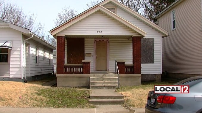 Realtors Come Face-To-Face With Armed Man Inside Vacant Property, Get Attacked, But They Have A Surprise