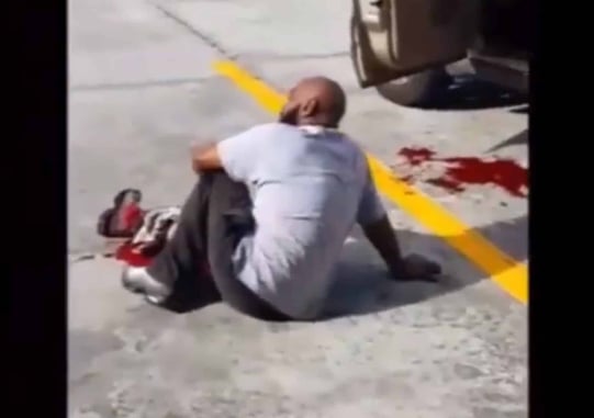 [VIDEO] Armed Robber Shot By Concealed Carrier He Just Tried To Rob, Witnesses Tell Him To Put Pressure On Wound