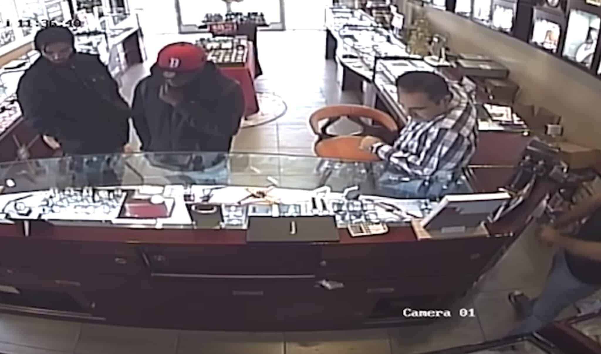 [VIDEO] Never Put Yourself In The Corner, And Always Have Your Firearm On Your Person