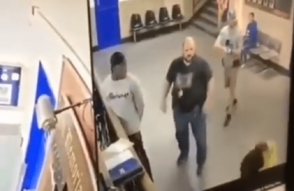 Armed Thug Attempts to Rob a Police Station (WATCH)