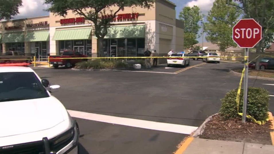 Store Manager Shoots And Kills Man Terrorizing People With Gun, Trying To Carjack Multiple Vehicles