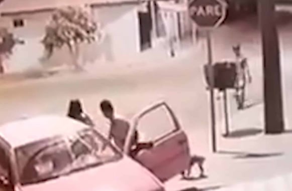 [VIDEO] Wife Has Husband’s 6 As Man With Gun Approaches, Then The Roles Reverse