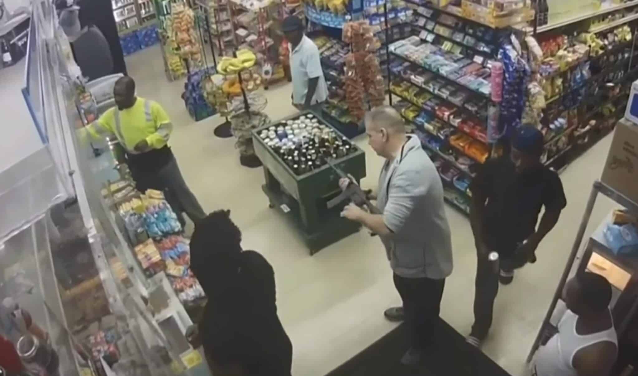 [VIDEO] FL Man Threatens Clerk With AR-15 Over $1, Bystanders Don’t Seem Too Concerned