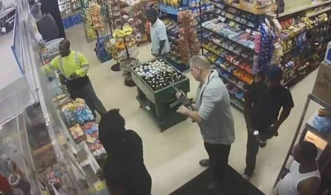 [VIDEO] FL Man Threatens Clerk With AR-15 Over $1, Bystanders Don’t Seem Too Concerned