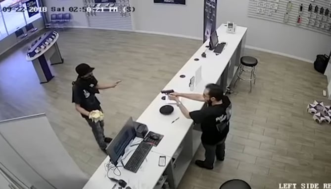 [VIDEO] Armed Robber Is Surprised With Armed Employee’s Quick Response
