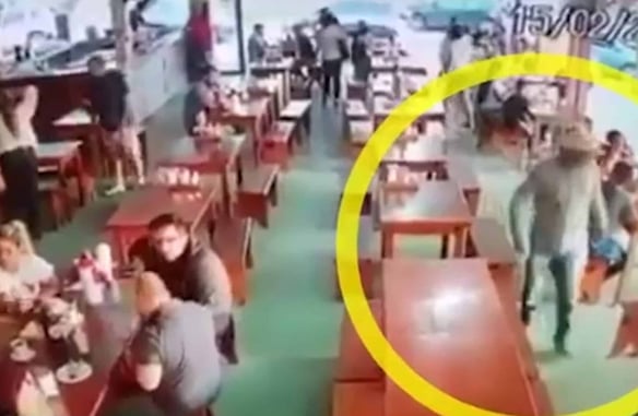 [VIDEO] Brazen Mid-Day Robbery Finds Multiple Victims, Until Someone Enters The Video Who Is Also Armed