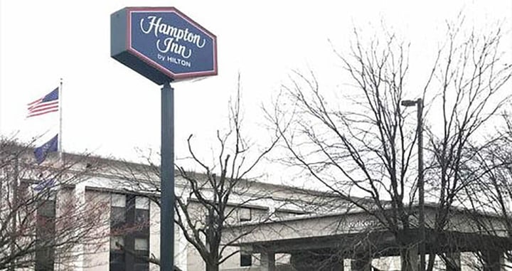 Thieves Threaten Hotel Clerk With Bolt Cutters, Clerk Pulls Out Gun And Fires