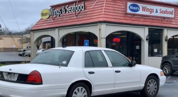 Restaurant Manager And Armed Robber Get Into Shootout, Sometimes Leaving Them Be Is A Better Option