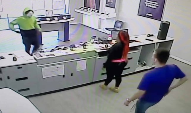 [WATCH] Armed Robber Takes 150gr Bullet After He Draws Gun On Concealed Carrier