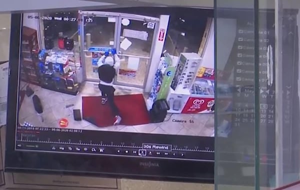 Gas Station Robbery Finds 4 Armed Men Against 1 Armed Clerk. Clerk Wins.