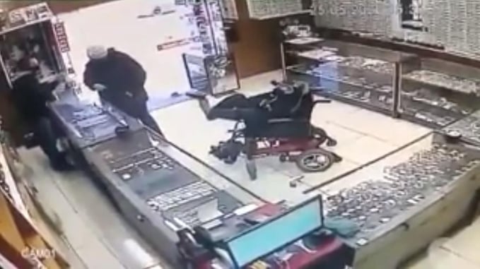 When You Think You’ve Seen It All: Teen Tries Robbing Store With His Feet