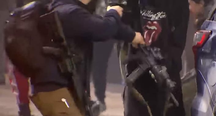 [VIDEO] Bad Guy Steals Rifle From Police Car, Good Guy Disarms Him At Gunpoint