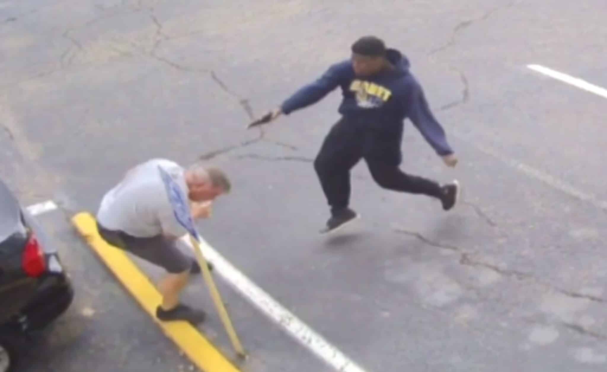 [VIDEO] Concealed Carrier Loses Gun During Fight, Thug Set Out To Murder Him But Luckily Couldn’t Work Safety