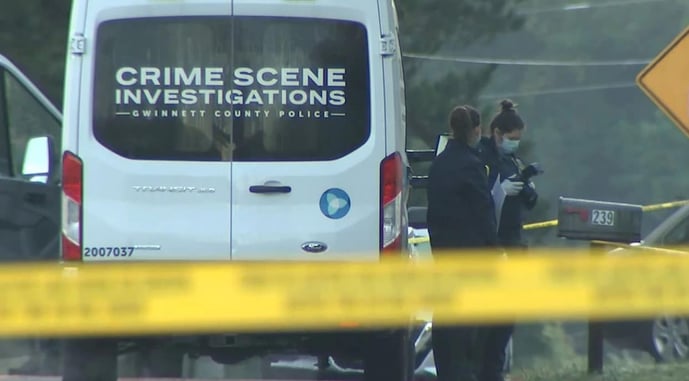 Man Shoots Woman In Self-Defense After Inviting Her Over. She Just Wanted To Rob Him.