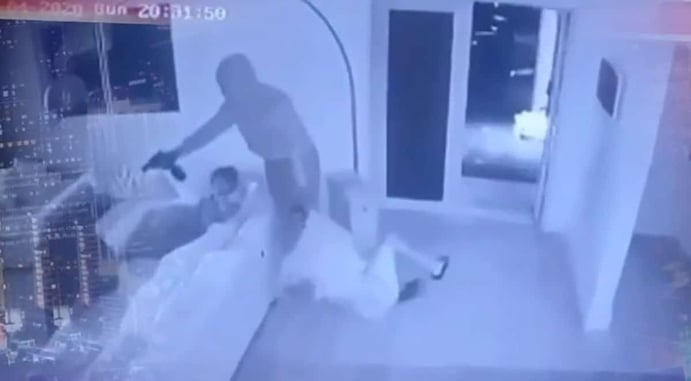 Mom Uses Handgun to Protect Son and Force Intruders Out of Home [VIDEO]