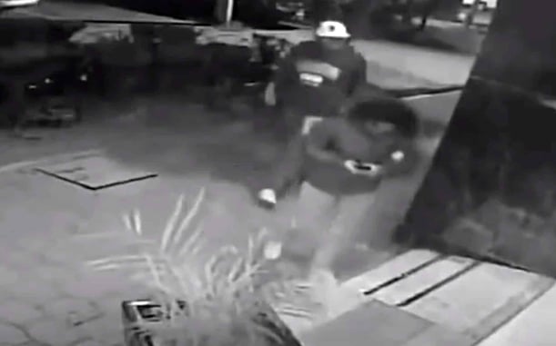 Teen Put In Choke Hold, Passes Out, Robber Gets Away: Why Situational Awareness Is So Important