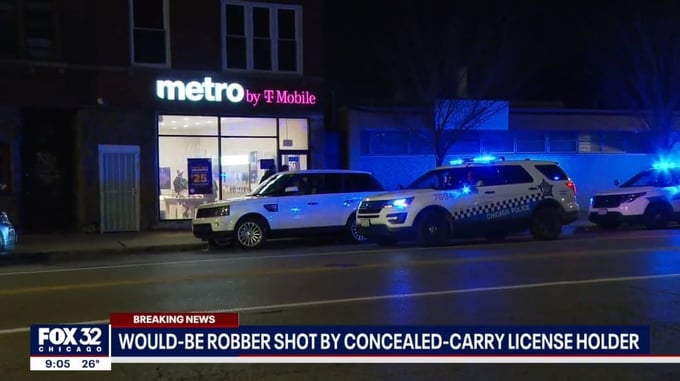 Concealed Carrier Fatally Shoots Robbery Suspect in Chicago Cell Phone Store