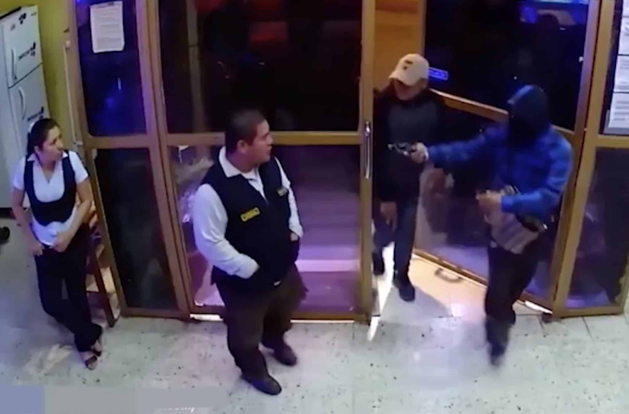 Casino Security Loses Against 2 Armed Robbers