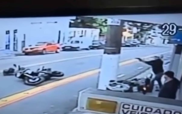 2 Armed Robbers On A Motorcycle Tried Robbing A Guy On Another Motorcycle. That Guy Was Also Armed, And Made Quick Work Of The Robbers.
