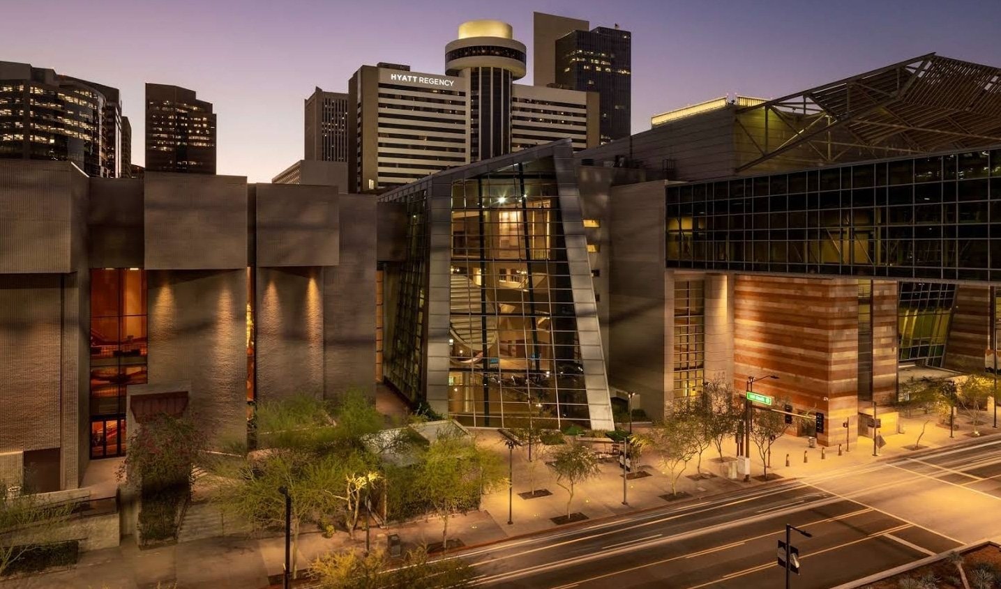 1 Dead, 7 Injured In Shooting At Upscale Phoenix Hotel