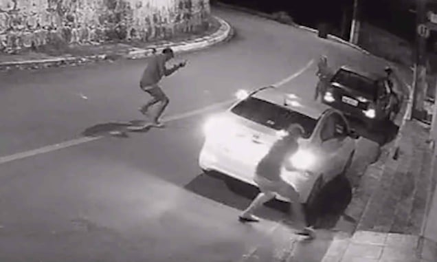 Armed Citizen Had Gun Ready, Makes Easy Work Of 3 Armed Attackers