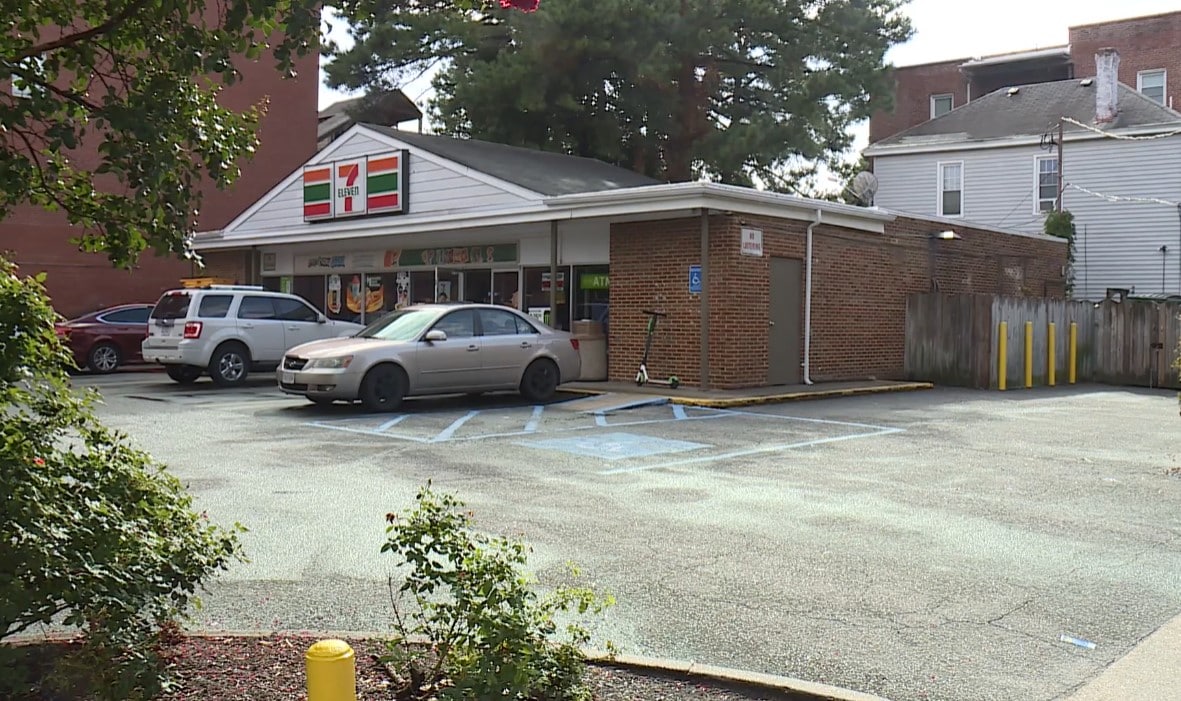 Armed 7-Eleven Clerk Shoots And Kills Robber Armed With Screwdriver