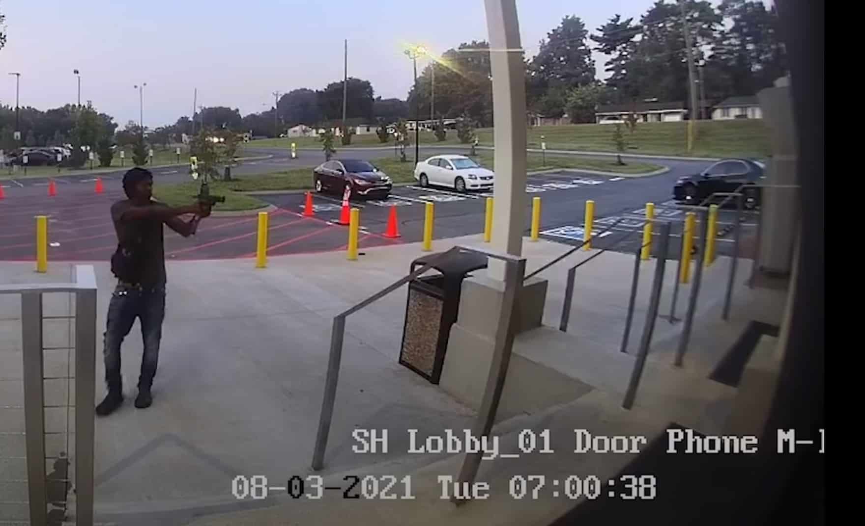 Why We Carry: 3 Employees Shot During Shift Change, Suspect Flops Like A Fish After Being Shot By Police